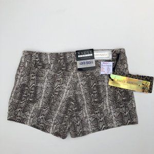 NWT Women's Shorts Batik Style Size 13 "Paris Fashion"
